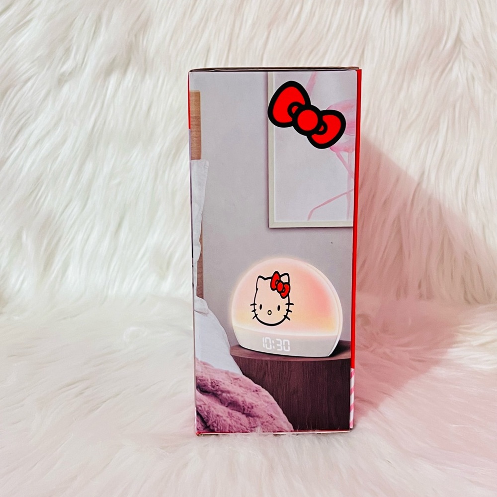 Hello‎ Kitty Alarm Clock - Picture 3 of 3